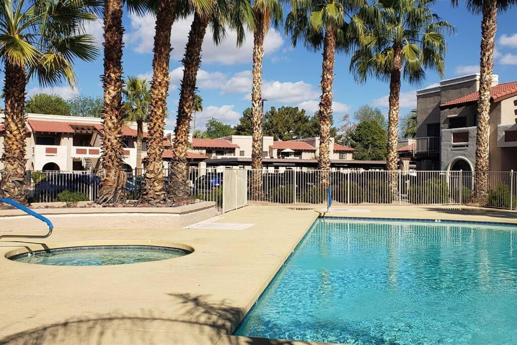 Condo With Heated Pool, Hot Tub, Near Walking Paths Glendale Luaran gambar